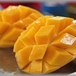 【衝撃体験】夏休みの子供の集会に先輩ママがマンゴーを差し入れた。私息子「僕マンゴーアレルギーで…」「マンゴーアレルギーなんて聞いたことないｗｗほら食べて！」　→結果