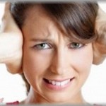 【怖い】インターホンが鳴って出たら「102号室の者ですけど、毎日自炊しないでください。。隠してても分かるんですよ」