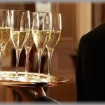 【不幸な結婚式】ある披露宴に出席したら出席者総勢300人は越えている盛大なものだった。乾杯の挨拶の時、悲劇は起こった・・・