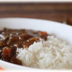 【愚痴】食堂の女の子が小食すぎる。本人が小食でもかまわないけど、盛るご飯の量がその子のときだけ異様に少ないのは勘弁してくれ。カレーとかだとルーの量は普通だから見た目がえらいことになるんだ…。