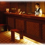 【ほっこりする話】ホテルのフロントで働いていて、予約の電話が入ったんだけど満室だったので、空きがある系列店を探して駅からの行き方も出来るだけ丁寧にお伝えした。すると、お客様「」私「！」