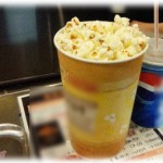 【ずうずうしい話】友達と映画館に行ったら、同級生のB子も友達と来てたんだけど、私たちがポップコーンを持ってるのを見て近づいてきて、量がたくさんありすぎるからB子の友達に持っていってあげる。と意味不明なことを言われた。この意味を後日B子の友達から聞いたけど…。