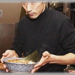 【ゾッとした話】ラーメン屋で、気が利かなくて態度の悪い店員に旦那がキレ気味で怒鳴ったら、中国人で言葉が通じてないだけだった。「怒鳴って悪かった」と謝って帰ってきたら、一週間後・・・