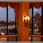 【ずうずうしい話】鼠園で偶然息子の同級生一家に会った。うっかりホテル名を言うと「いいなー見てみたい！」と押しかけられ、挙句の果てに「こんなホテルに母子二人で泊まるのはおかしい！うちのホテルと交換しよう！」