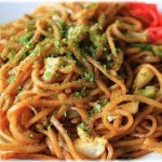 【夫婦】お昼が焼きそばの時旦那が牛乳を注いでくれようとしていたので「私は烏龍茶で」と頼んだらすごくびっくりされた。