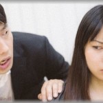 【俺は悪くない】5歳年上の彼女は美人で料理上手でスタイル抜群。俺はいつも「お前のデカパイ、偽物っぽいわ〜」「35だから蕁麻疹じゃなくて吹き出物でしょ？若ぶってw」とからかってた。するとある日真顔で「いつも私を下げて笑うけど、楽しい？」と言われた。こんな冗談笑い飛ばせないなんて、引くわー