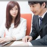 【一気に冷めた話】隣スペースに越してきた部署のＡ子は、小柄で可愛くて俺好み。みんなでラーメンを食いに行くことになり、その後Ａ子をこっそりカフェに誘おうと決めてた俺。ところがラーメン屋で予想外の展開に！