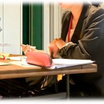 【スカッとする話】産休育休の人の代理で短期で働くことになったんだけど、知ってると便利なことを教えられなかったりマウンティングされたりした。そこで私のとった仕返しは…、正攻法！