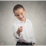 【衝撃的】仕事から帰ると家の前に見知らぬ小学生の子がいた。父親の名前を聞くとスラスラうちの兄の名前を言う。兄はまだ26で結婚もしたことないのに…