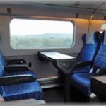 【図々しい】指定席窓際を買って新幹線に乗ったら既に家族づれ三人がボックスにしていた。私「すみません座っていいですか」「えっ、どうしよ、通路側でもいいですか、ボックス直した方がいい？」