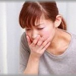 【恐怖】健康だった友人がある時から急に体調を崩し、予定も次々とキャンセルして臥せってしまった。ある日、友達の家に行くと見る影もない元気の無さ。病院をいくつも回るが、原因不明で一向に回復しないらしい。
