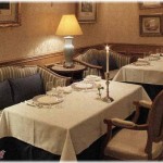 【相談】社長主催の食事会の際、みんな嫌がるので毎回私が社長の前の席に座っている。用事が出来て食事会の欠席を伝えると、社員たちがザワザワし始めた！