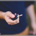 【愕然】彼氏とサークル仲間6人でお酒を飲んでた。彼は車できた割には浴びるように飲み続ける。「運転手はいるから問題ない」私（代行かな？）→彼「お前が運転しろ」私「酒飲んでるしそもそも免許ないんだが・・・」