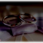 【キチガイ】従兄弟の結婚式で、後で買うはずの指輪をサプライズで従兄弟が用意して当日お披露目したのだが「何でこんなことするの！」と新婦号泣。新婦の我侭かと思ったら、次の従兄弟の一言で状況把握した参加者ドン引き…。