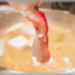 【ムカつく】おばさんが他界した後、うちに引き取られた従姉妹は事あるごとに「私は実の子じゃないから」と僻みっぽい。社会人になって家を出た私がお土産にカニと、甲殻アレルギーの従姉妹には高いケーキを買って帰ったら「私が食べれないものをお前らが食べていいわけないだろ？！」