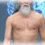 【DQN一家】義実家に行くたび、なぜか真っ裸で登場するウト。夫に抗議しても「気を許してる証拠だろ」トメは笑ってるだけ。ところが義実家で留守番を頼まれた時、台所を掃除してたら料理本の間にはさまっていたノートを発見。何だろう？と思って見てみたら・・・！