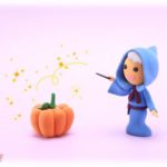 【不思議】中学の頃の幼馴染は魔法を使うのを夢見る不思議ちゃんだった。ある夜目を覚ますと窓の外で「魔法がつかえるようになったよ♪」とその子が浮かんで笑っていて、それが夢だと気づいた…んだけど…。