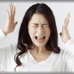 【愚痴】訳ありの友達を毎週末家に泊めてやってるんだけど、子供産んだばっかの嫁がイライラして「妊娠中にあんたの友達にカラダ触られた！」ってヒス起こして困ってる。女って子供産むと人格変わるんかな？