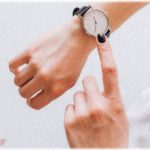 【衝撃的な話】同僚が結婚記念のプレゼントにもらった腕時計を先輩が借りパクしていった！かなり高価なものだったらしく怒ったご主人が取り返しに向かったら…