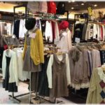 【図々しい話】友人との外出中に入った服屋で服を買おうとしたら友人に激怒された！どうやら友人もその服が気に入ったらしく…