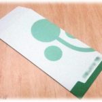 【衝撃体験】銀行の封筒（未使用）を落としてしまったら、ベビーカーを押したママが拾ってくれようとしてた。私「（滑るし危ないよな、申し訳ない）すいませｎ…ええっ？」