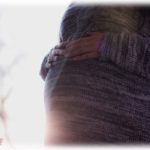 【キチガイ】姑と店に並んでいた時、突然妊婦さんが「ひゃあ！」と声を上げた。何事かと思って振り返った瞬間、姑「ちょっと触っただけじゃないの！バチーン！（頬をビンタ）」→警察へGO