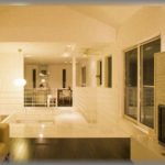 【神経わからん】遊びに行った友人夫婦の家が綺麗すぎて、まるでショールームのよう。生活感ゼロで落ち着かないので「自分の家なんだし肩の力抜けよ」と言ったら・・・