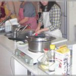 【気まずい】姉が住んでる近所にキッチンが凄くて広い家があり、そこのママさんが料理教室開いてた→ママさんの死後、驚愕の事実が発覚し・・・