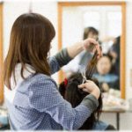 【修羅場】美容師のススメもあり地毛のままで染めたりパーマ当てたりもしない。しかし、職場の自称おされさんな女性が私にグチグチ言ってくる！