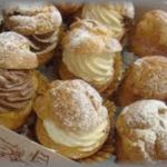 【非常識】美容室で働いてるんだけど、私指名のお客さんがいつもシュークリームやらを差し入れてくれる。普通は「〇〇さんから頂いたから食べてね」「いただきま～す！」って流れだと思うんだけど、今年入った新入社員は・・・