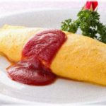 【モヤモヤする話】15時までランチタイムをやっているオムライス屋に15時ちょうど位に入店。店員が水持って来たので、まだランチ行けるか聞いたら…