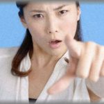 【復讐】何故か中学の担任に目をつけられ、問題が解けないと私だけバカにされたり、ボロクソの内申書を書かれたり・・・担任が嫌すぎて不登校、高校は通信制に行った。大人になり妊娠して病院へ行った時、その担任がいて普通に話しかけられた。「○○ちゃん久しぶりねぇ・・妊娠？おめでとう～先生はなかなか授かれなくてね～」と同情を誘うように言われた時、今までの恨みが爆発して・・・