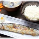 【絶縁】私は両親の残飯係だった。定食屋で焼き魚を頼んだら、骨を外すのが面倒だからと食べかけを私に押し付けるくせに私が骨を外すと掠め取る。さらにこんなこともやられ続け…。