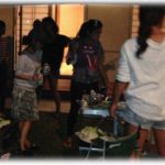 【キチガイ】夜家に帰ると知らない奴らがうちの庭でBBQしてた。BBQ野郎「楽しそうだからって他人の家に勝手に入っちゃだめでちゅよ～ｗ」→警察直行