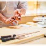 【ドン引き】とある記事で。女性寿司職人「メイクしておしゃれして寿司握っちゃだめなんですか？」私「多少はいいじゃんね」→写真見る。私「無いわ」