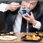 【ムカつく】俺の飯の食い方が悪いとかで、取引先から担当変えろと苦情が入った。確認のために上司と営業本部長とファミレス行って、目の前で飯を食って見せたら・・・