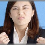 【スカッと仕返し】友人に「ドライブ行こうよ！」と乗せられて車を出した。ところが目的地の5キロ手前で「あ、ここでいいよ」と言われ、止まってみるとそこには友人の友人が待っていた。「本当のこと言うと車出してくれないでしょ」とニヤニヤ言う二人。その上「ガソリン代はいいよね？てかドライブして楽しかったでしょw」さすがにキレた私は・・・