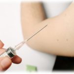 【修羅場】手術前日の処置が脂汗が出るほどの痛みだったので、痛み止めの注射を打ってもらった。しかし、痛みが落ち着いてきたかなと思った瞬間、世界が回って歪んで…。