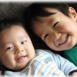 【キュンとくる話】出産後里帰りしてる実家には妹とその子供たちが同居してる。一番下の甥っ子は赤ちゃんに対して最初はあまり関心を示さなかったんだけど…。