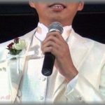 【不幸な結婚式】会社先輩の結婚相手の新郎は、昔俺の友人A子をいじめてた同級生だった。披露宴当日、たまたま別会場にいたA子がクラスメート達に引きずられて登場。新郎「いじめてごめんね。でもお前も生意気だったよな？謝るからお前も謝って終わりにしようぜ？」　→　A子の返事に、その場は修羅場と化した