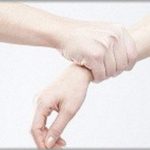 【トラウマ】お義父さんの1周忌でお金以外何も用意してなかったんだけど、帰りにお義母さんにいきなり腕をつかまれて・・・