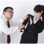 【スカッとする話】係長「結婚は？彼氏はいないのか」女子社員「未婚です」係長「俺が結婚してやろうかｗ」→心底鬱陶しそうな顔をした女子社員が…