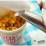 【図々しい話】友達「ラーメン食べたい」俺「カップ麺ならあるよ」友達「それでいい」→コンロで湯をわかしたら友達にキレられた！