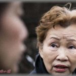 【糞トメ】アレルギーでガサガサ肌の私。「醜いわね！」「あなたのご飯なんて、薬臭くて食べられない！」と暴言を浴びせるトメに、旦那は知らんぷり。ある日、疲れ果てた私が「私の薬臭い手で作ったご飯なんて食べられないですよね？ほら、こんなに腫れて家事なんてできない」と逆襲。逆上したトメが「この気持ち悪い醜いお化け！使えると思ったから我慢してたのに！」と怒鳴ったその時・・・！