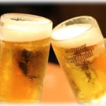 【クズ】予約した時から不安な対応の居酒屋に当日行くと、時間が違う、個室は埋まってると言われ仕方なくテーブル席へ。しかしさらに酷い仕打ちが続いて…。