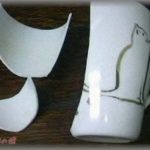 【スカッとする話】同居のトメが、私のお気に入りの食器をことごとく割る。ムカついて、夫が買ってきたマグカップを「これ、お気に入りなんですよ〜」とトメに見せたら、3日もしないうちに割ってくれたw　激怒した夫がトメに詰め寄ると・・・！