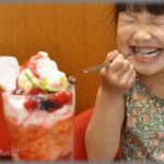【クソトメ】幼児の娘に特大パフェ、炭酸飲料、お菓子等を与えようとするトメ。「困ります」と言うと「孫が喜ぶのに何が悪い！義弟嫁さんは何も言わないのに、嫁子さんは神経質ね。孫美ちゃん可哀想」と言われ続けた。そして10数年後・・・