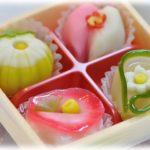 【ドン引き】子が同幼稚園のママ「賞味期限切れの和菓子持って帰るんでしょ。ちょうだい」私「全部廃棄です」そのときはそれで引き下がったんだけど…。