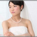 【引いた話】新郎の友人として出席した結婚式。新婦側の友人は一人もおらず、イマイチ盛り上がらず。新婦におめでとうと言っても「はぁ〜どうも」とブスッとしたまま。最後の挨拶で、新婦が述べた言葉を聞いて、一同「ハイ？？」