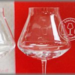 【ムカつく話】ワイン好きの旦那が買ってきたバ◯ラの高級グラス。「怖いから自分で洗ってね」と言ったら、後日バ◯ラのお店で店員に「家内が洗ってくれなくてー。」と話してた。それを聞いた小学生の娘が・・・